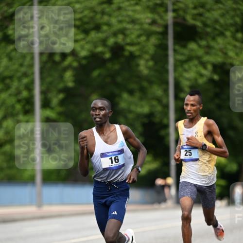 29.06.2025 - hella hamburg halbmarathon Dr. Thomas Lammeyer http://msf.ph/oto/8147826 29.06.2025 09:33:47 Kennedybrücke 2, 4, 5, 6, 7, 8, 9, 10, 11, 13, 16, 22, 23, 25, 59 meine-sportfotos.de