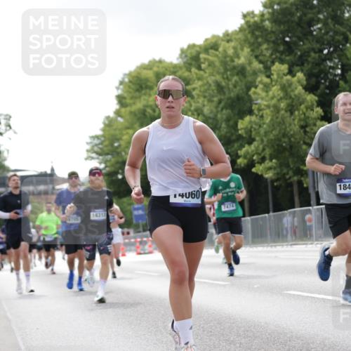 29.06.2025 - hella hamburg halbmarathon Jannik Wohlers http://msf.ph/oto/8147827 29.06.2025 10:11:44 Lombardsbrücke 1062, 1790, 2661, 3746, 7474, 9253, 9705, 10409, 11509, 11525, 11537, 11581, 13171, 13542, 14060, 14196, 14313, 15137, 16379, 16976, 18261, 18395, 18429, 18655 meine-sportfotos.de