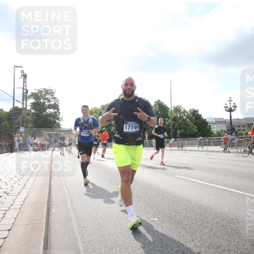 29.06.2025 - hella hamburg halbmarathon Jannik Wohlers http://msf.ph/oto/8147872 29.06.2025 10:05:49 Lombardsbrücke 1245, 1766, 3062, 4542, 4868, 5431, 6314, 7138, 8051, 8316, 9361, 10781, 13042, 13054, 13481, 13863, 14369, 14987, 15113, 15145, 15229, 15462, 15537, 15772, 17239, 17746, 18768, 18966 meine-sportfotos.de