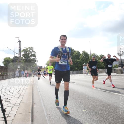29.06.2025 - hella hamburg halbmarathon Jannik Wohlers http://msf.ph/oto/8147884 29.06.2025 10:05:50 Lombardsbrücke 1245, 1766, 3062, 4542, 4666, 4868, 5431, 6314, 7138, 8316, 9361, 10781, 13042, 13054, 13481, 13863, 14369, 14987, 15113, 15145, 15229, 15462, 15537, 15772, 17239, 17746, 18042, 18768, 18966 meine-sportfotos.de