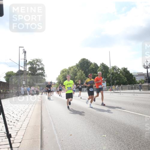 29.06.2025 - hella hamburg halbmarathon Jannik Wohlers http://msf.ph/oto/8147892 29.06.2025 10:05:51 Lombardsbrücke 1245, 1766, 4542, 4666, 4868, 5431, 6314, 7138, 8316, 9361, 10781, 13054, 13481, 13863, 14369, 14987, 15113, 15145, 15229, 15462, 15537, 15772, 17239, 17746, 18042, 18768, 18966 meine-sportfotos.de