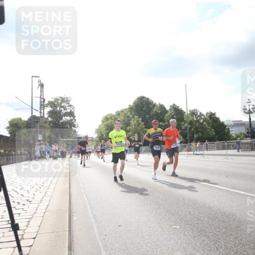 29.06.2025 - hella hamburg halbmarathon Jannik Wohlers http://msf.ph/oto/8147894 29.06.2025 10:05:51 Lombardsbrücke 1245, 1766, 4542, 4666, 4868, 5431, 6314, 7138, 8316, 9361, 10781, 13054, 13481, 13863, 14369, 14987, 15113, 15145, 15229, 15462, 15537, 15772, 17239, 17746, 18042, 18768, 18966 meine-sportfotos.de