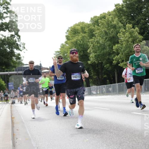 29.06.2025 - hella hamburg halbmarathon Jannik Wohlers http://msf.ph/oto/8147897 29.06.2025 10:11:46 Lombardsbrücke 1062, 1790, 2661, 3746, 5176, 6871, 7474, 9253, 9705, 11509, 11525, 11537, 11581, 13171, 14060, 14196, 14313, 14863, 15137, 16379, 16976, 18429, 18655 meine-sportfotos.de
