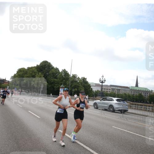29.06.2025 - hella hamburg halbmarathon Jannik Wohlers http://msf.ph/oto/8147900 29.06.2025 10:08:35 Lombardsbrücke 1147, 5347, 7453, 11496, 11657, 13174, 13592, 13593, 15584, 15586, 15592, 17347, 18266, 18505 meine-sportfotos.de