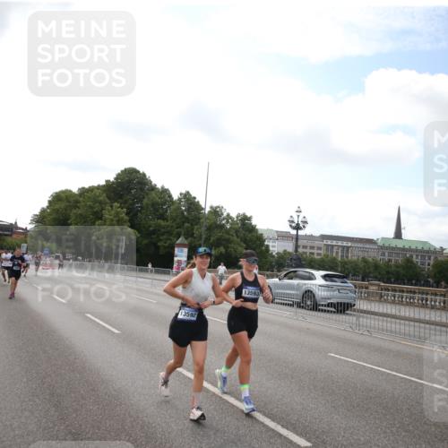 29.06.2025 - hella hamburg halbmarathon Jannik Wohlers http://msf.ph/oto/8147905 29.06.2025 10:08:36 Lombardsbrücke 1147, 1188, 1838, 5347, 7453, 9718, 10819, 11067, 11496, 11657, 13174, 13592, 13593, 15584, 15586, 15592, 17347, 18266, 18505 meine-sportfotos.de