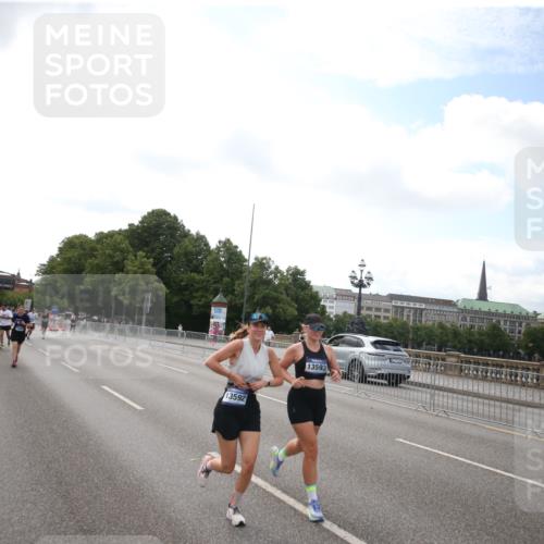 29.06.2025 - hella hamburg halbmarathon Jannik Wohlers http://msf.ph/oto/8147910 29.06.2025 10:08:36 Lombardsbrücke 1147, 1188, 1838, 5347, 7453, 9718, 10819, 11067, 11496, 11657, 13174, 13592, 13593, 15584, 15586, 15592, 17347, 18266, 18505 meine-sportfotos.de