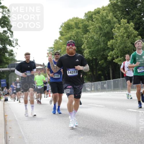 29.06.2025 - hella hamburg halbmarathon Jannik Wohlers http://msf.ph/oto/8147920 29.06.2025 10:11:46 Lombardsbrücke 1062, 1790, 2661, 3746, 5176, 6871, 7474, 9253, 9705, 11509, 11525, 11537, 11581, 13171, 14060, 14196, 14313, 14863, 15137, 16379, 16976, 18429, 18655 meine-sportfotos.de