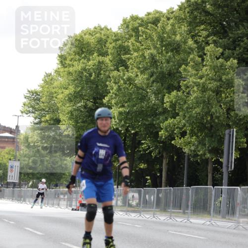 29.06.2025 - hella hamburg halbmarathon Jannik Wohlers http://msf.ph/oto/8147954 29.06.2025 09:10:32 Lombardsbrücke  meine-sportfotos.de