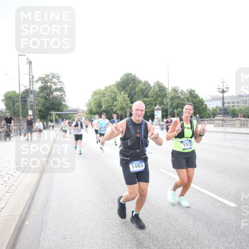 29.06.2025 - hella hamburg halbmarathon Jannik Wohlers http://msf.ph/oto/8147979 29.06.2025 10:09:12 Lombardsbrücke 1456, 1483, 1513, 1823, 8090, 8685, 9297, 9306, 9988, 12509, 13739, 15697, 16688, 16918, 17630, 18440, 19166, 19242 meine-sportfotos.de