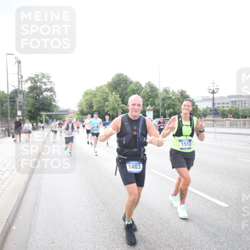 29.06.2025 - hella hamburg halbmarathon Jannik Wohlers http://msf.ph/oto/8147987 29.06.2025 10:09:12 Lombardsbrücke 1456, 1483, 1513, 1823, 8090, 8685, 9297, 9306, 9988, 12509, 13739, 15697, 16688, 16918, 17630, 18440, 19166, 19242 meine-sportfotos.de