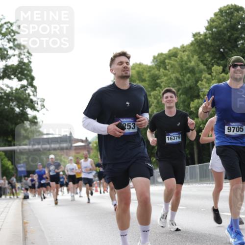 29.06.2025 - hella hamburg halbmarathon Jannik Wohlers http://msf.ph/oto/8147995 29.06.2025 10:11:48 Lombardsbrücke 1062, 1790, 2661, 3746, 5176, 6871, 7474, 9253, 9405, 9705, 11509, 11525, 11581, 13171, 14060, 14196, 14313, 14863, 15137, 16379, 16976, 18429, 18655 meine-sportfotos.de