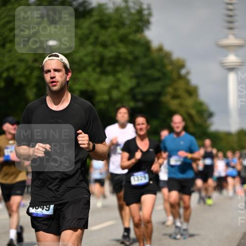 29.06.2025 - hella hamburg halbmarathon Dr. Thomas Lammeyer http://msf.ph/oto/8147997 29.06.2025 10:06:05 Kennedybrücke 1184, 1329, 1364, 1453, 1464, 1729, 1881, 1940, 2591, 3039, 3169, 3199, 4286, 4328, 4649, 5547, 5602, 5603, 6322, 6327, 6438, 7031, 7189, 7223, 9156, 9230, 9353, 9741, 10177, 10882 meine-sportfotos.de