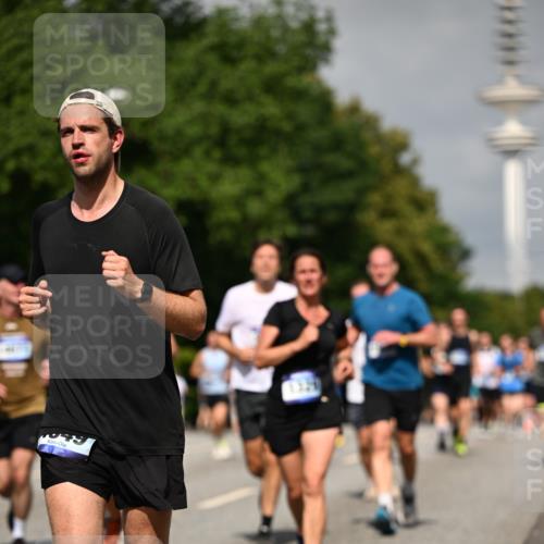 29.06.2025 - hella hamburg halbmarathon Dr. Thomas Lammeyer http://msf.ph/oto/8148002 29.06.2025 10:06:05 Kennedybrücke 1184, 1329, 1364, 1453, 1464, 1729, 1881, 1940, 2591, 3039, 3169, 3199, 4286, 4328, 4649, 5547, 5602, 5603, 6322, 6327, 6438, 7031, 7189, 7223, 9156, 9230, 9353, 9741, 10177, 10882 meine-sportfotos.de