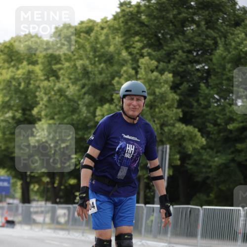 29.06.2025 - hella hamburg halbmarathon Jannik Wohlers http://msf.ph/oto/8148004 29.06.2025 09:10:33 Lombardsbrücke  meine-sportfotos.de