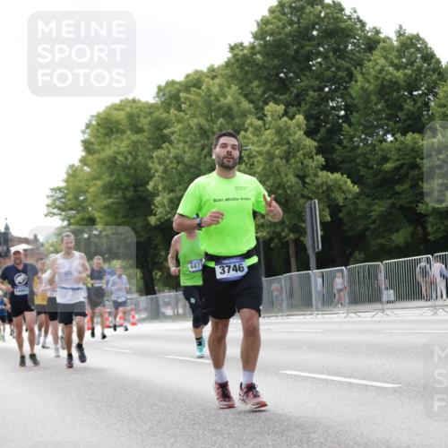 29.06.2025 - hella hamburg halbmarathon Jannik Wohlers http://msf.ph/oto/8148006 29.06.2025 10:11:51 Lombardsbrücke 1062, 1790, 1850, 2661, 3746, 5176, 6871, 7474, 9253, 9405, 9705, 10685, 11509, 11525, 11581, 13171, 14060, 14196, 14313, 14863, 14868, 15137, 16379, 16976, 18429, 18655 meine-sportfotos.de