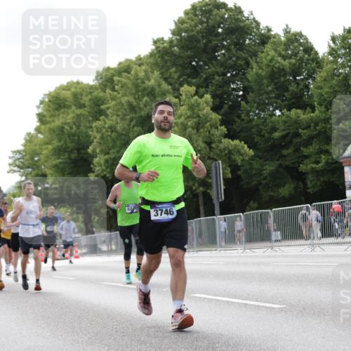 29.06.2025 - hella hamburg halbmarathon Jannik Wohlers http://msf.ph/oto/8148017 29.06.2025 10:11:51 Lombardsbrücke 1062, 1790, 1850, 2661, 3746, 5176, 6871, 7474, 9253, 9405, 9705, 10685, 11509, 11525, 11581, 13171, 14060, 14196, 14313, 14863, 14868, 15137, 16379, 16976, 18429, 18655 meine-sportfotos.de