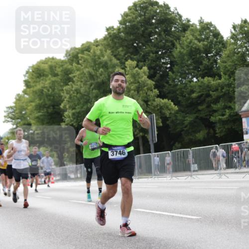 29.06.2025 - hella hamburg halbmarathon Jannik Wohlers http://msf.ph/oto/8148022 29.06.2025 10:11:51 Lombardsbrücke 1062, 1790, 1850, 2661, 3746, 5176, 6871, 7474, 9253, 9405, 9705, 10685, 11509, 11525, 11581, 13171, 14060, 14196, 14313, 14863, 14868, 15137, 16379, 16976, 18429, 18655 meine-sportfotos.de