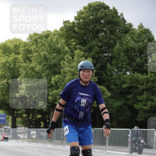29.06.2025 - hella hamburg halbmarathon Jannik Wohlers http://msf.ph/oto/8148024 29.06.2025 09:10:33 Lombardsbrücke  meine-sportfotos.de