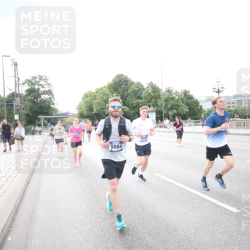 29.06.2025 - hella hamburg halbmarathon Jannik Wohlers http://msf.ph/oto/8148032 29.06.2025 10:09:15 Lombardsbrücke 1456, 1483, 1513, 1823, 8090, 8685, 9297, 9306, 9988, 12255, 12509, 13739, 15697, 16688, 16918, 17630, 18076, 18440, 19242 meine-sportfotos.de