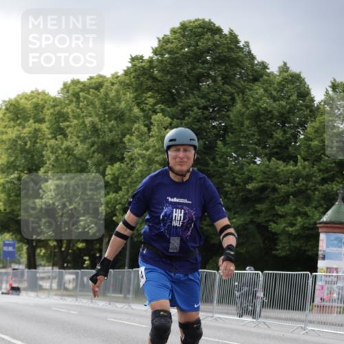 29.06.2025 - hella hamburg halbmarathon Jannik Wohlers http://msf.ph/oto/8148037 29.06.2025 09:10:33 Lombardsbrücke  meine-sportfotos.de