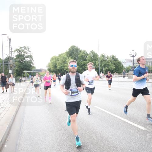 29.06.2025 - hella hamburg halbmarathon Jannik Wohlers http://msf.ph/oto/8148038 29.06.2025 10:09:15 Lombardsbrücke 1456, 1483, 1513, 1823, 8090, 8685, 9297, 9306, 9988, 12255, 12509, 13739, 15697, 16688, 16918, 17630, 18076, 18440, 19242 meine-sportfotos.de
