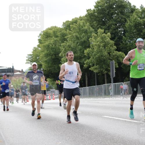29.06.2025 - hella hamburg halbmarathon Jannik Wohlers http://msf.ph/oto/8148041 29.06.2025 10:11:53 Lombardsbrücke 1062, 1790, 1850, 2661, 3746, 4499, 5176, 6822, 6871, 6966, 7474, 9253, 9405, 9705, 10685, 11509, 11525, 14060, 14196, 14313, 14863, 14868, 15137, 16379, 18429 meine-sportfotos.de