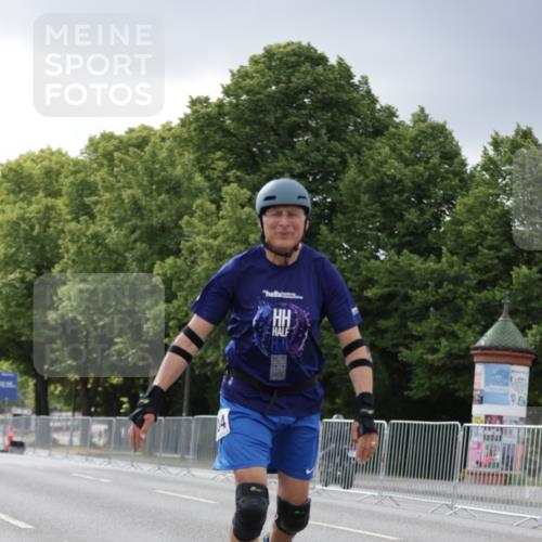 29.06.2025 - hella hamburg halbmarathon Jannik Wohlers http://msf.ph/oto/8148052 29.06.2025 09:10:33 Lombardsbrücke  meine-sportfotos.de