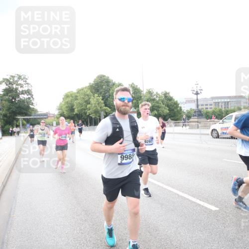 29.06.2025 - hella hamburg halbmarathon Jannik Wohlers http://msf.ph/oto/8148054 29.06.2025 10:09:15 Lombardsbrücke 1456, 1483, 1513, 1823, 8090, 8685, 9297, 9306, 9988, 12255, 12509, 13739, 15697, 16688, 16918, 17630, 18076, 18440, 19242 meine-sportfotos.de