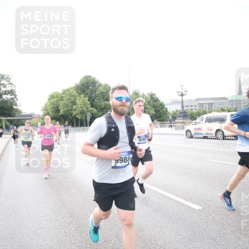 29.06.2025 - hella hamburg halbmarathon Jannik Wohlers http://msf.ph/oto/8148060 29.06.2025 10:09:15 Lombardsbrücke 1456, 1483, 1513, 1823, 8090, 8685, 9297, 9306, 9988, 12255, 12509, 13739, 15697, 16688, 16918, 17630, 18076, 18440, 19242 meine-sportfotos.de
