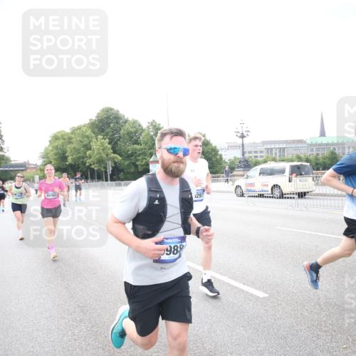 29.06.2025 - hella hamburg halbmarathon Jannik Wohlers http://msf.ph/oto/8148066 29.06.2025 10:09:15 Lombardsbrücke 1456, 1483, 1513, 1823, 8090, 8685, 9297, 9306, 9988, 12255, 12509, 13739, 15697, 16688, 16918, 17630, 18076, 18440, 19242 meine-sportfotos.de