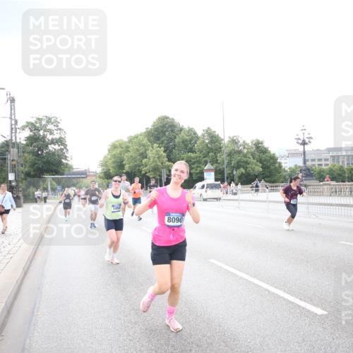 29.06.2025 - hella hamburg halbmarathon Jannik Wohlers http://msf.ph/oto/8148073 29.06.2025 10:09:16 Lombardsbrücke 1052, 1456, 1483, 1513, 1823, 7058, 8090, 8685, 9297, 9306, 9988, 12255, 12509, 13739, 16688, 16918, 17630, 18076, 18440, 19242 meine-sportfotos.de