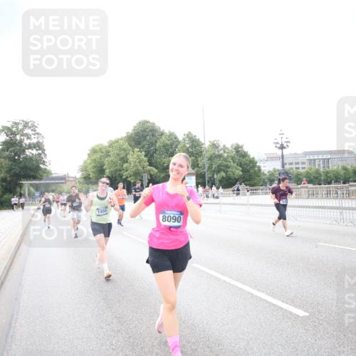 29.06.2025 - hella hamburg halbmarathon Jannik Wohlers http://msf.ph/oto/8148084 29.06.2025 10:09:17 Lombardsbrücke 1052, 1456, 1483, 1513, 1823, 7058, 8090, 8685, 9150, 9297, 9306, 9988, 12255, 12509, 13739, 16191, 16688, 16918, 17630, 18076, 18440, 19242 meine-sportfotos.de