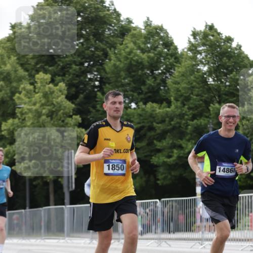 29.06.2025 - hella hamburg halbmarathon Jannik Wohlers http://msf.ph/oto/8148086 29.06.2025 10:11:57 Lombardsbrücke 1062, 1850, 2661, 2964, 3262, 3746, 4453, 4499, 5166, 5176, 5597, 5598, 6822, 6871, 6966, 7474, 9253, 9254, 9405, 9705, 10581, 10685, 11509, 14060, 14313, 14863, 14868, 16379, 18429 meine-sportfotos.de