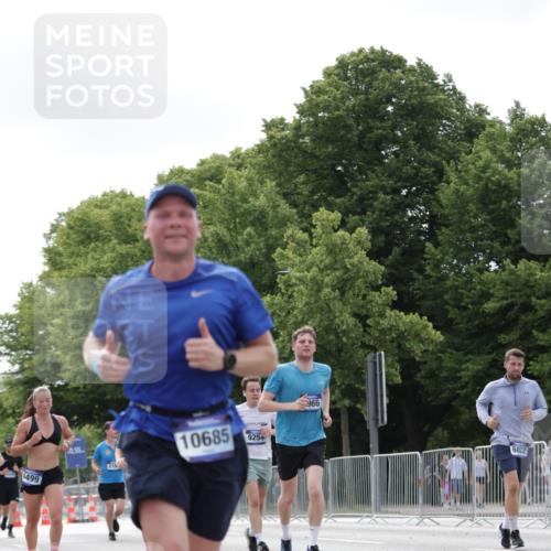 29.06.2025 - hella hamburg halbmarathon Jannik Wohlers http://msf.ph/oto/8148094 29.06.2025 10:11:58 Lombardsbrücke 1610, 1850, 2661, 2963, 2964, 3248, 3262, 3746, 4453, 4499, 4554, 5166, 5176, 5597, 5598, 6822, 6871, 6966, 7474, 9253, 9254, 9405, 9705, 10581, 10685, 11509, 14313, 14863, 14868, 16379, 18429 meine-sportfotos.de