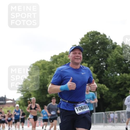 29.06.2025 - hella hamburg halbmarathon Jannik Wohlers http://msf.ph/oto/8148099 29.06.2025 10:11:58 Lombardsbrücke 1610, 1850, 2661, 2963, 2964, 3248, 3262, 3746, 4453, 4499, 4554, 5166, 5176, 5597, 5598, 6822, 6871, 6966, 7474, 9253, 9254, 9405, 9705, 10581, 10685, 11509, 14313, 14863, 14868, 16379, 18429 meine-sportfotos.de