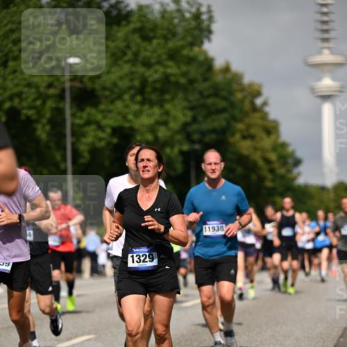 29.06.2025 - hella hamburg halbmarathon Dr. Thomas Lammeyer http://msf.ph/oto/8148100 29.06.2025 10:06:06 Kennedybrücke 1184, 1329, 1364, 1453, 1464, 1729, 1881, 1940, 2591, 3039, 3169, 3199, 4286, 4328, 4649, 5547, 5602, 5603, 6322, 6327, 6438, 7031, 7189, 7223, 9156, 9230, 9353, 9741, 10177, 10882 meine-sportfotos.de