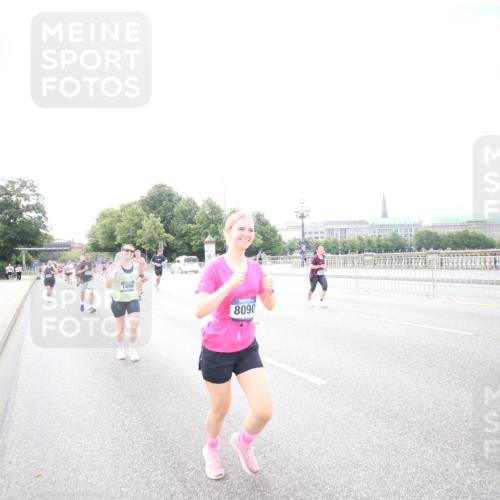 29.06.2025 - hella hamburg halbmarathon Jannik Wohlers http://msf.ph/oto/8148103 29.06.2025 10:09:17 Lombardsbrücke 1052, 1456, 1483, 1513, 1823, 7058, 8090, 8685, 9150, 9297, 9306, 9988, 12255, 12509, 13739, 16191, 16688, 16918, 17630, 18076, 18440, 19242 meine-sportfotos.de