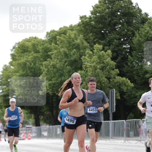 29.06.2025 - hella hamburg halbmarathon Jannik Wohlers http://msf.ph/oto/8148110 29.06.2025 10:12:00 Lombardsbrücke 1610, 1785, 1850, 2661, 2963, 2964, 3182, 3248, 3262, 3746, 4453, 4499, 4554, 5166, 5176, 5597, 5598, 6822, 6871, 6966, 7014, 7474, 9253, 9254, 9405, 10581, 10685, 11509, 14313, 14863, 14868, 16379, 16473, 18493 meine-sportfotos.de