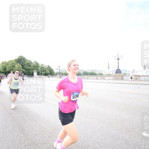 29.06.2025 - hella hamburg halbmarathon Jannik Wohlers http://msf.ph/oto/8148124 29.06.2025 10:09:17 Lombardsbrücke 1052, 1456, 1483, 1513, 1823, 7058, 8090, 8685, 9150, 9297, 9306, 9988, 12255, 12509, 13739, 16191, 16688, 16918, 17630, 18076, 18440, 19242 meine-sportfotos.de