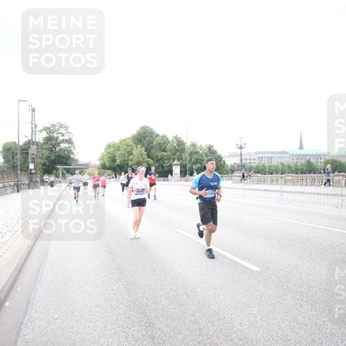 29.06.2025 - hella hamburg halbmarathon Jannik Wohlers http://msf.ph/oto/8148171 29.06.2025 10:09:24 Lombardsbrücke 1052, 1456, 1823, 4592, 7058, 8090, 8685, 9150, 9297, 9306, 9781, 12255, 12509, 12567, 13739, 16191, 16455, 16918, 17630, 17899, 18076, 18440, 18707, 19242 meine-sportfotos.de