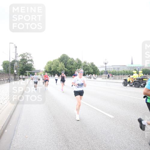 29.06.2025 - hella hamburg halbmarathon Jannik Wohlers http://msf.ph/oto/8148193 29.06.2025 10:09:25 Lombardsbrücke 1052, 1456, 1823, 4592, 7058, 8090, 8685, 9150, 9297, 9306, 9781, 12255, 12509, 12567, 13739, 16191, 16455, 16918, 17630, 17899, 18076, 18440, 18707, 19242 meine-sportfotos.de