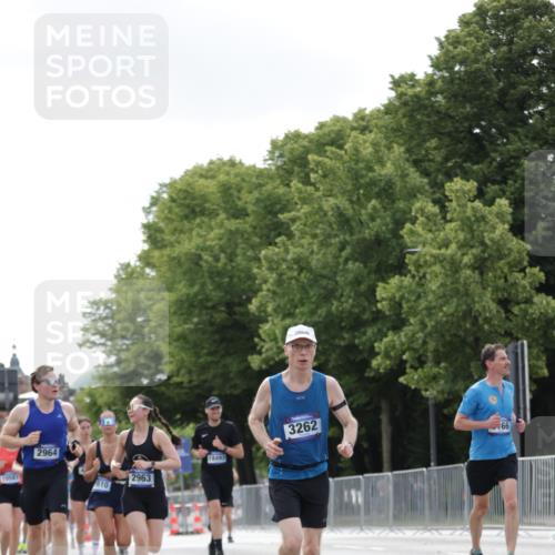 29.06.2025 - hella hamburg halbmarathon Jannik Wohlers http://msf.ph/oto/8148201 29.06.2025 10:12:02 Lombardsbrücke 1610, 1785, 1850, 2661, 2963, 2964, 3182, 3248, 3262, 3746, 4453, 4499, 4554, 5166, 5176, 5597, 5598, 6822, 6871, 6966, 7014, 9254, 9405, 10581, 10685, 11509, 14863, 14868, 16379, 16473, 18493 meine-sportfotos.de