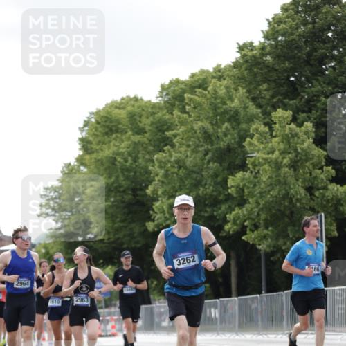 29.06.2025 - hella hamburg halbmarathon Jannik Wohlers http://msf.ph/oto/8148210 29.06.2025 10:12:02 Lombardsbrücke 1610, 1785, 1850, 2661, 2963, 2964, 3182, 3248, 3262, 3746, 4453, 4499, 4554, 5166, 5176, 5597, 5598, 6822, 6871, 6966, 7014, 9254, 9405, 10581, 10685, 11509, 14863, 14868, 16379, 16473, 18493 meine-sportfotos.de
