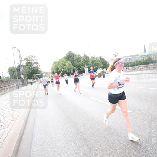 29.06.2025 - hella hamburg halbmarathon Jannik Wohlers http://msf.ph/oto/8148211 29.06.2025 10:09:25 Lombardsbrücke 1052, 1456, 1823, 4592, 7058, 8090, 8685, 9150, 9297, 9306, 9781, 12255, 12509, 12567, 13739, 16191, 16455, 16918, 17630, 17899, 18076, 18440, 18707, 19242 meine-sportfotos.de