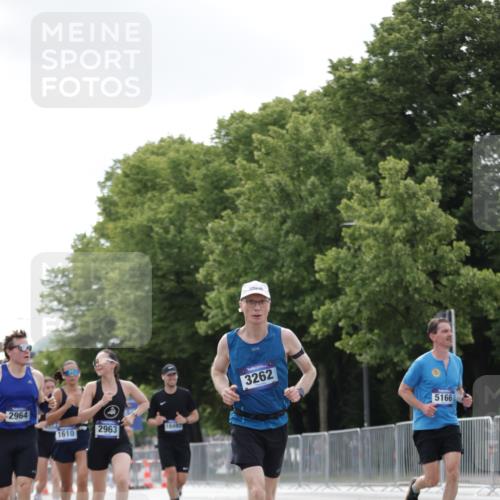 29.06.2025 - hella hamburg halbmarathon Jannik Wohlers http://msf.ph/oto/8148215 29.06.2025 10:12:02 Lombardsbrücke 1610, 1785, 1850, 2661, 2963, 2964, 3182, 3248, 3262, 3746, 4453, 4499, 4554, 5166, 5176, 5597, 5598, 6822, 6871, 6966, 7014, 9254, 9405, 10581, 10685, 11509, 14863, 14868, 16379, 16473, 18493 meine-sportfotos.de