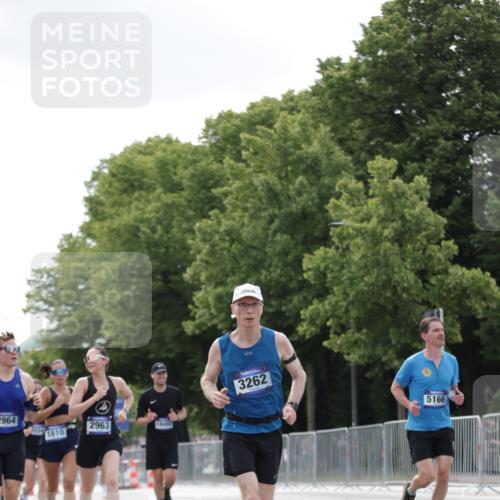 29.06.2025 - hella hamburg halbmarathon Jannik Wohlers http://msf.ph/oto/8148220 29.06.2025 10:12:02 Lombardsbrücke 1610, 1785, 1850, 2661, 2963, 2964, 3182, 3248, 3262, 3746, 4453, 4499, 4554, 5166, 5176, 5597, 5598, 6822, 6871, 6966, 7014, 9254, 9405, 10581, 10685, 11509, 14863, 14868, 16379, 16473, 18493 meine-sportfotos.de