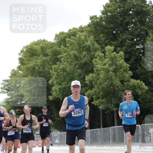 29.06.2025 - hella hamburg halbmarathon Jannik Wohlers http://msf.ph/oto/8148235 29.06.2025 10:12:02 Lombardsbrücke 1610, 1785, 1850, 2661, 2963, 2964, 3182, 3248, 3262, 3746, 4453, 4499, 4554, 5166, 5176, 5597, 5598, 6822, 6871, 6966, 7014, 9254, 9405, 10581, 10685, 11509, 14863, 14868, 16379, 16473, 18493 meine-sportfotos.de
