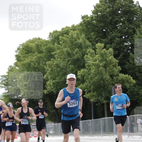 29.06.2025 - hella hamburg halbmarathon Jannik Wohlers http://msf.ph/oto/8148240 29.06.2025 10:12:02 Lombardsbrücke 1610, 1785, 1850, 2661, 2963, 2964, 3182, 3248, 3262, 3746, 4453, 4499, 4554, 5166, 5176, 5597, 5598, 6822, 6871, 6966, 7014, 9254, 9405, 10581, 10685, 11509, 14863, 14868, 16379, 16473, 18493 meine-sportfotos.de