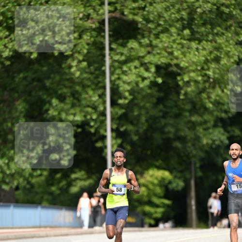 29.06.2025 - hella hamburg halbmarathon Dr. Thomas Lammeyer http://msf.ph/oto/8148244 29.06.2025 09:34:11 Kennedybrücke 15, 20 meine-sportfotos.de