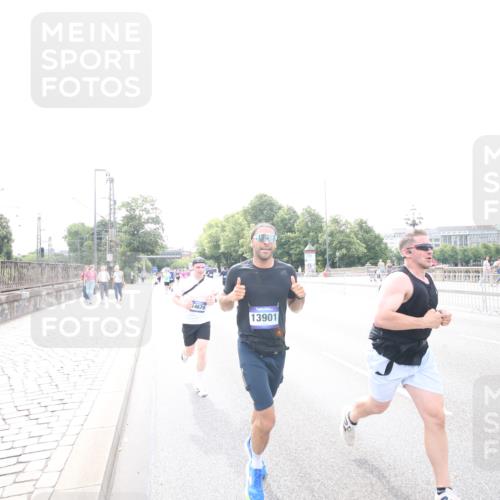 29.06.2025 - hella hamburg halbmarathon Jannik Wohlers http://msf.ph/oto/8148245 29.06.2025 10:10:09 Lombardsbrücke 1573, 4389, 5182, 5440, 5990, 5991, 7250, 7685, 9681, 9816, 11180, 11355, 11887, 11904, 11905, 12008, 12629, 13825, 13901, 14679, 14822, 15409, 16166, 16344, 16639, 17730, 19023 meine-sportfotos.de